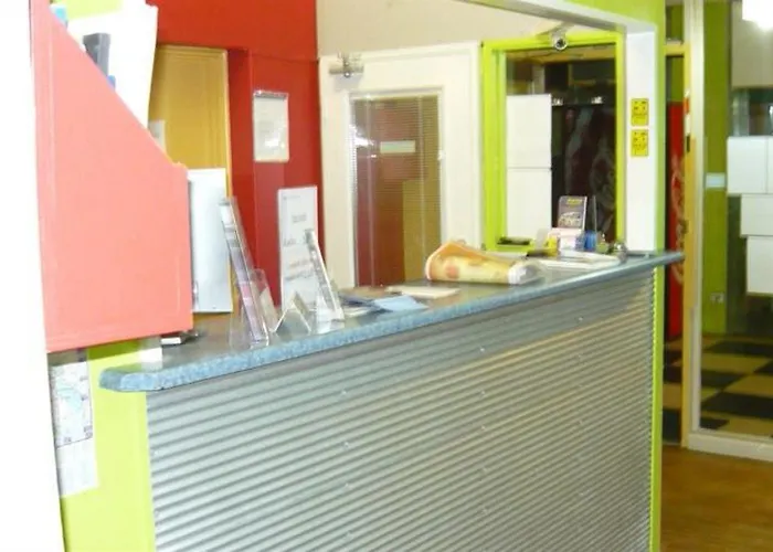 Adelaide Motel & Backpackers